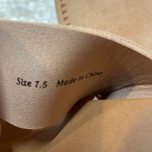 Dolce Vita Tan Cream Two Strap Flat Sandals Women’s Sz 7.5 - Picture 4 of 6